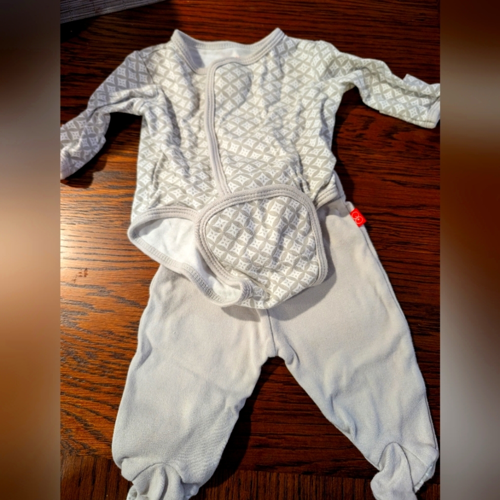 Magnetic Me outfit Newborn